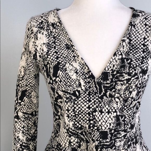 HD IN PARIS Textured Snake Print Wrap Dress - XS - Picture 11 of 11